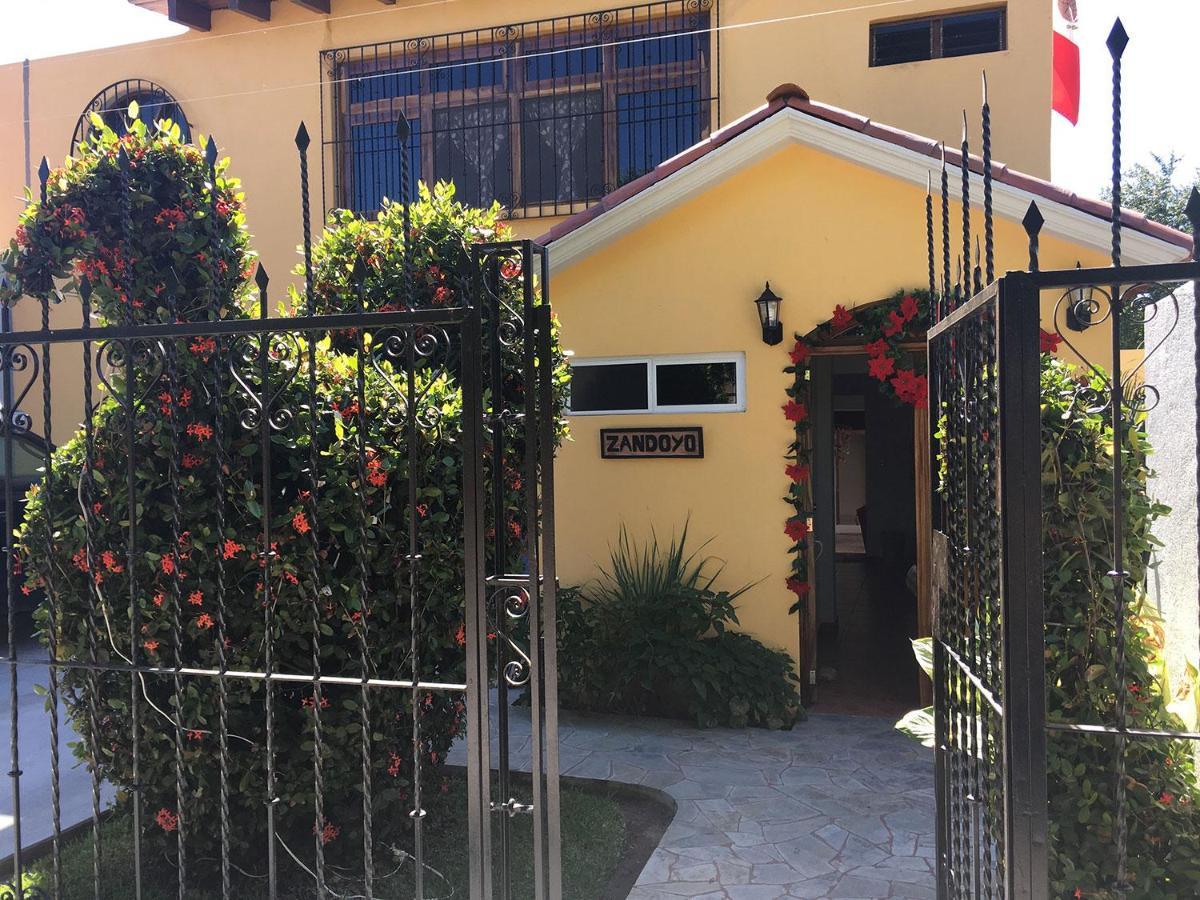 Zandoyo Bed & Breakfast Puerto Escondido  Exterior photo